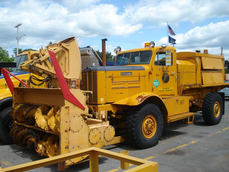 http://www.badgoat.net/Old Snow Plow Equipment/Trucks/Oshkosh Plow Trucks/Oshkosh Trucks/GW800H600-16.jpg